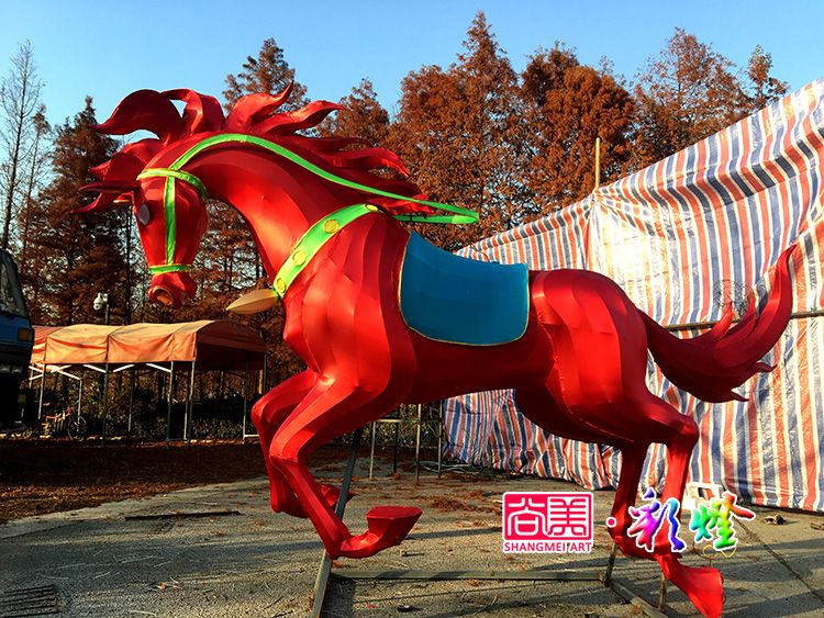 Why are Chinese lanterns considered the best in the world？